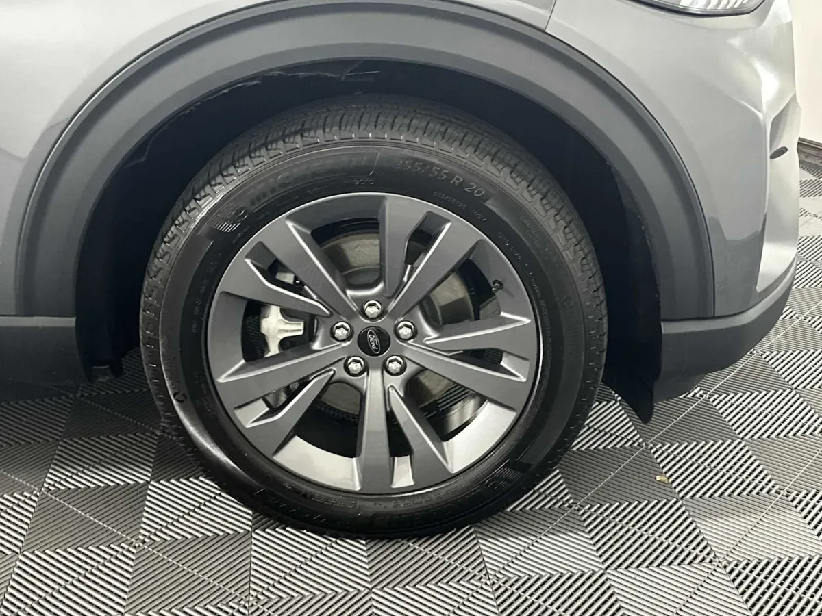 2025 Ford Explorer Active thumbnail 15