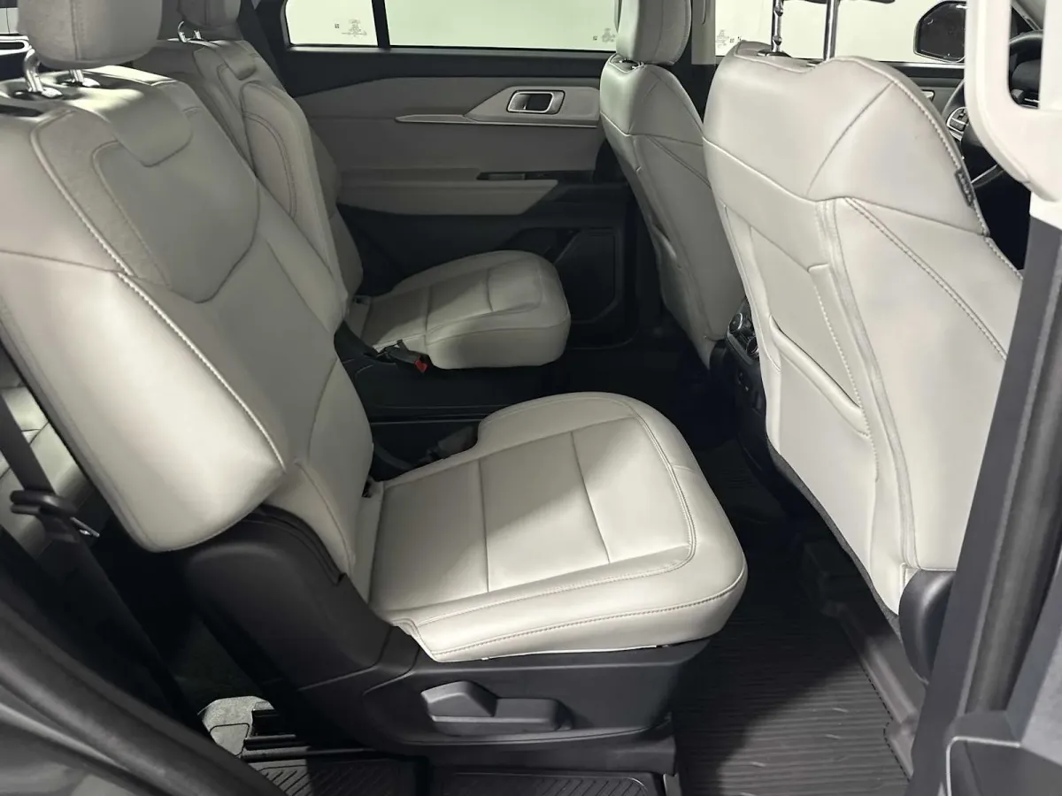 2025 Ford Explorer Active thumbnail 20