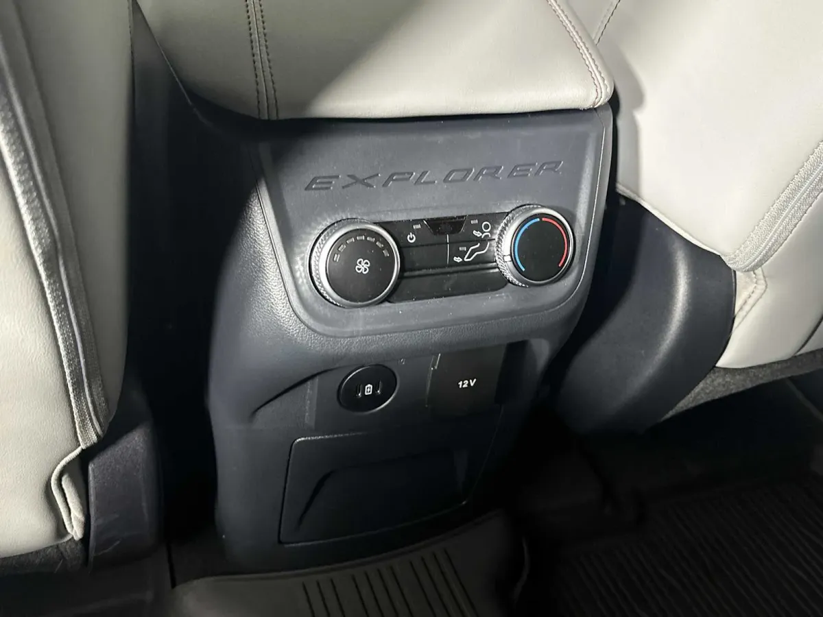 2025 Ford Explorer Active thumbnail 26