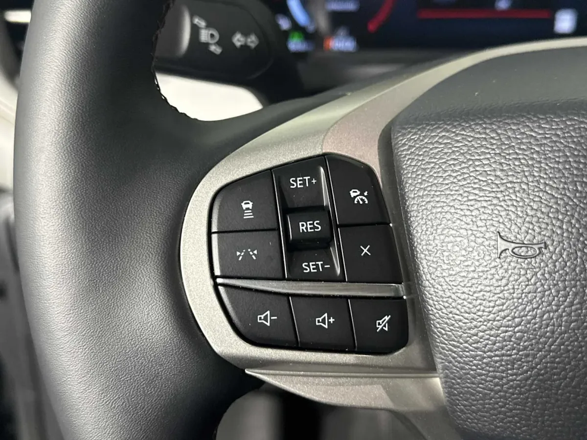 2025 Ford Explorer Active thumbnail 29
