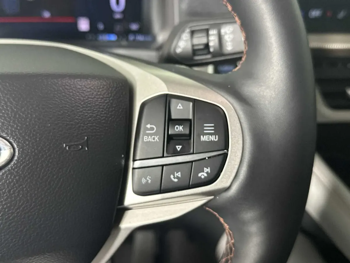 2025 Ford Explorer Active thumbnail 30