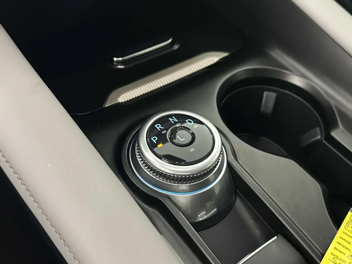 2025 Ford Explorer Active thumbnail 35