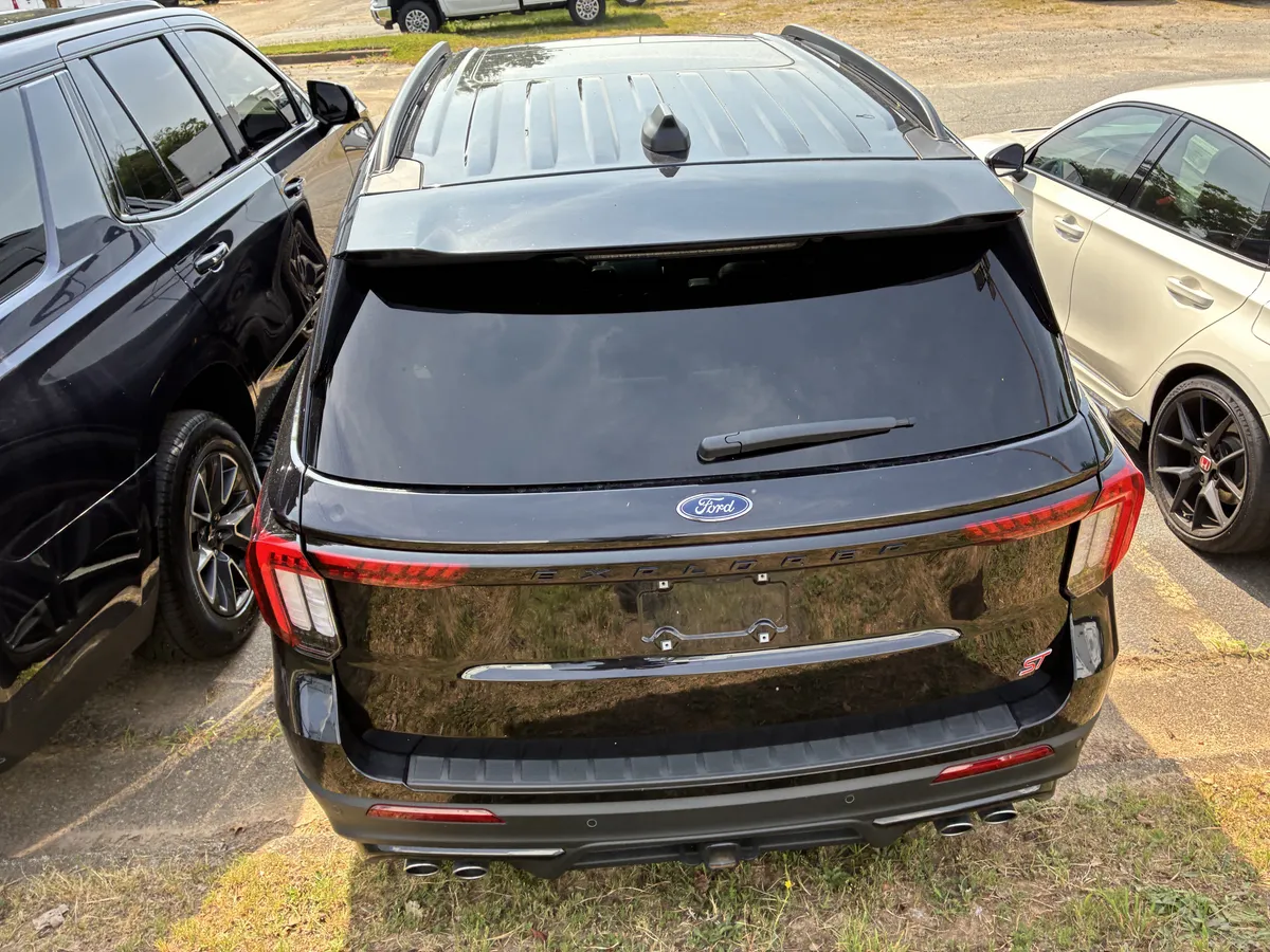 2025 Ford Explorer ST thumbnail 6