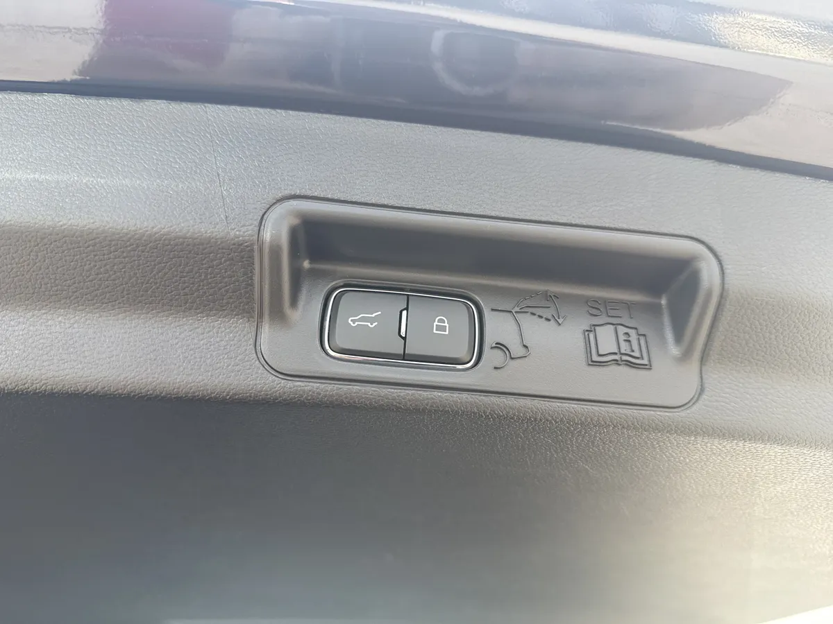 2025 Ford Explorer ST-Line thumbnail 20