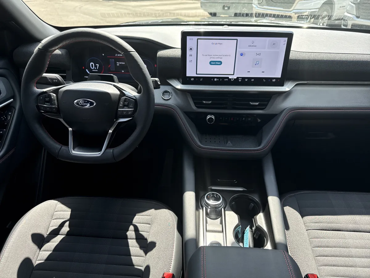 2025 Ford Explorer ST-Line thumbnail 23