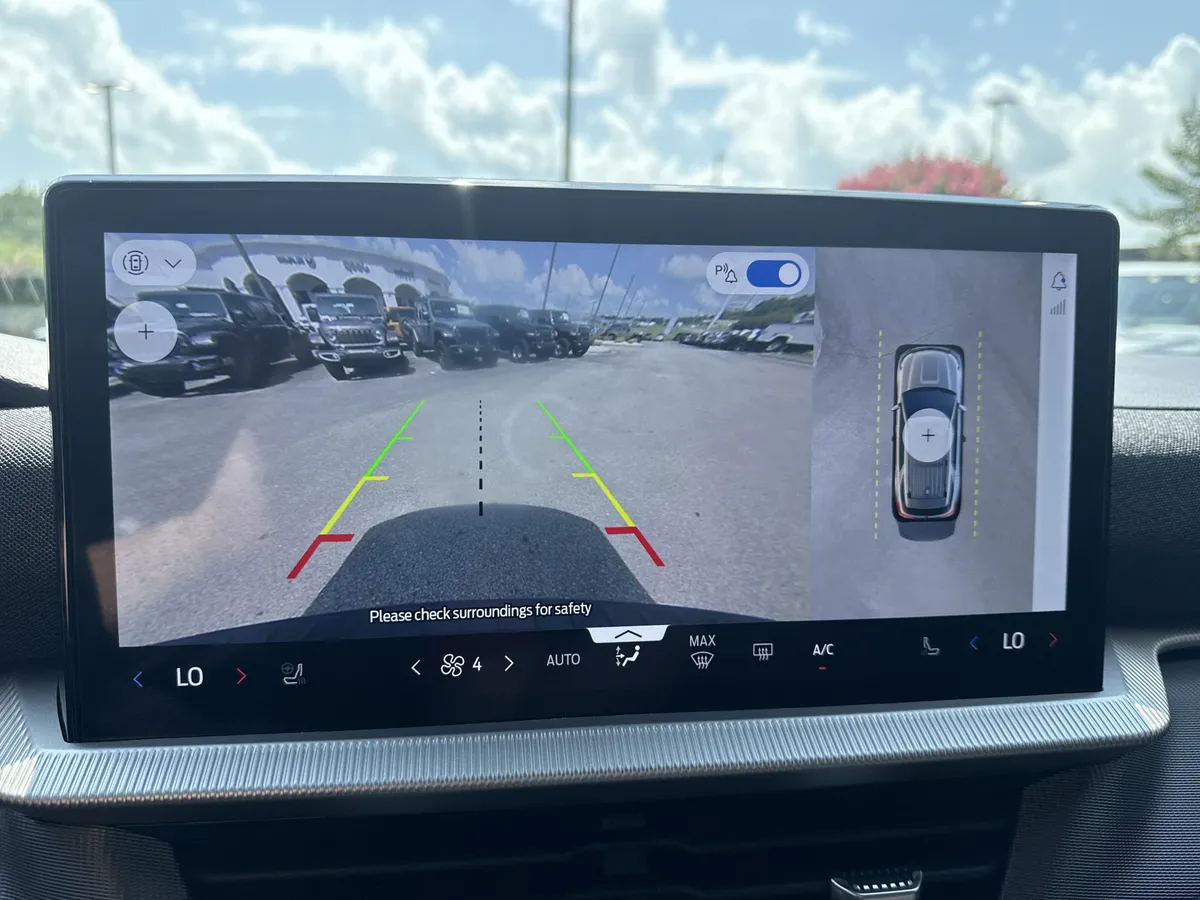 2025 Ford Explorer ST-Line thumbnail 33