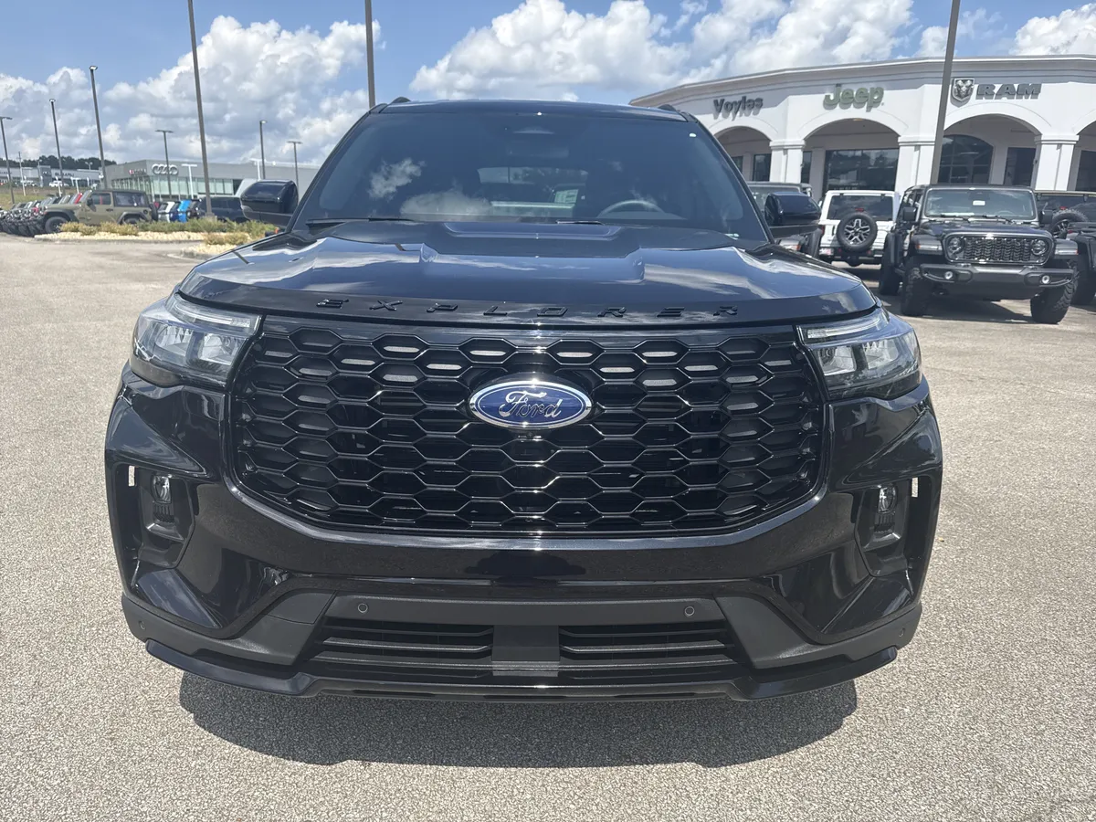 2025 Ford Explorer ST-Line thumbnail 6