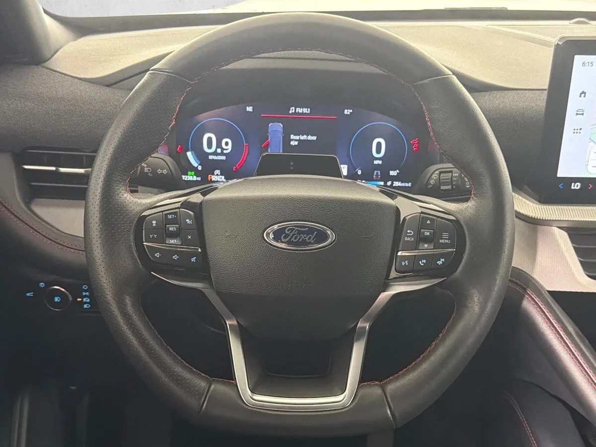 2025 Ford Explorer ST-Line thumbnail 25