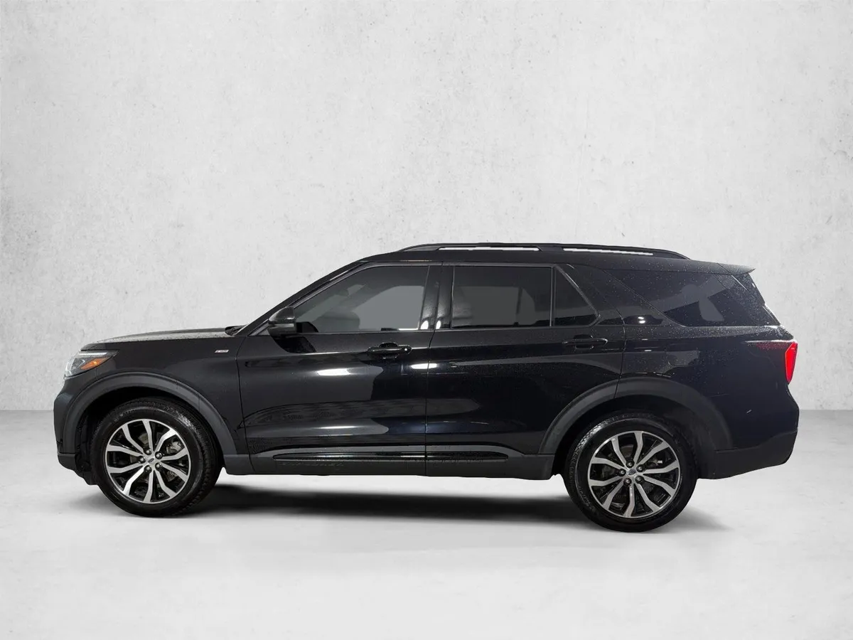 2025 Ford Explorer ST-Line thumbnail 7