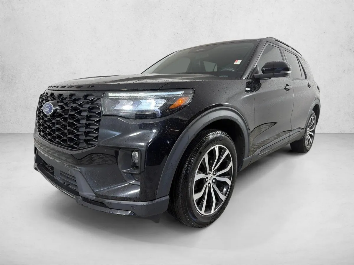 2025 Ford Explorer ST-Line thumbnail 8