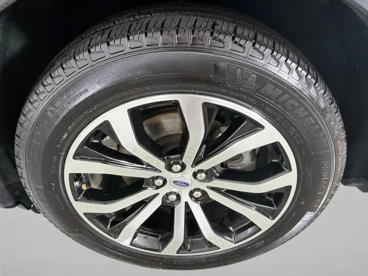 2025 Ford Explorer ST-Line thumbnail 11
