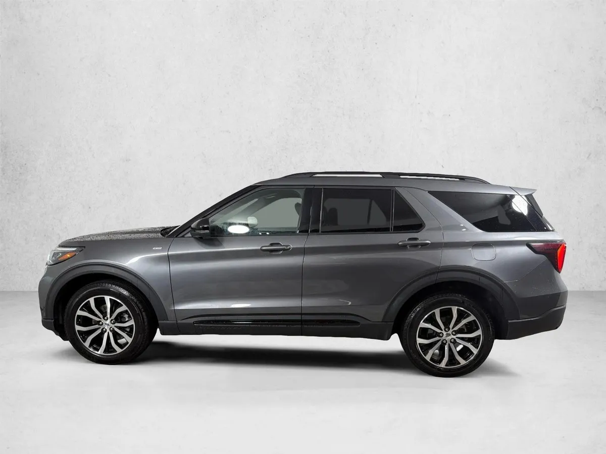 2025 Ford Explorer ST-Line thumbnail 6