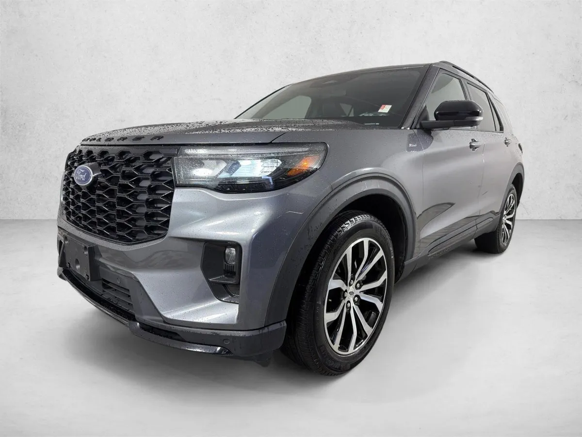 2025 Ford Explorer ST-Line thumbnail 7
