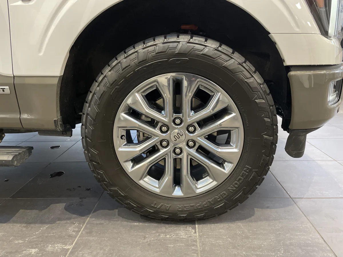 2025 Ford F-150 King Ranch thumbnail 11