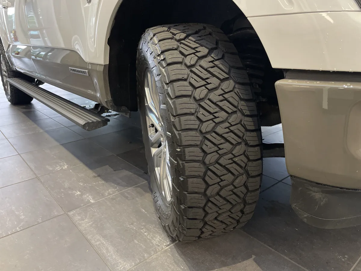 2025 Ford F-150 King Ranch thumbnail 12