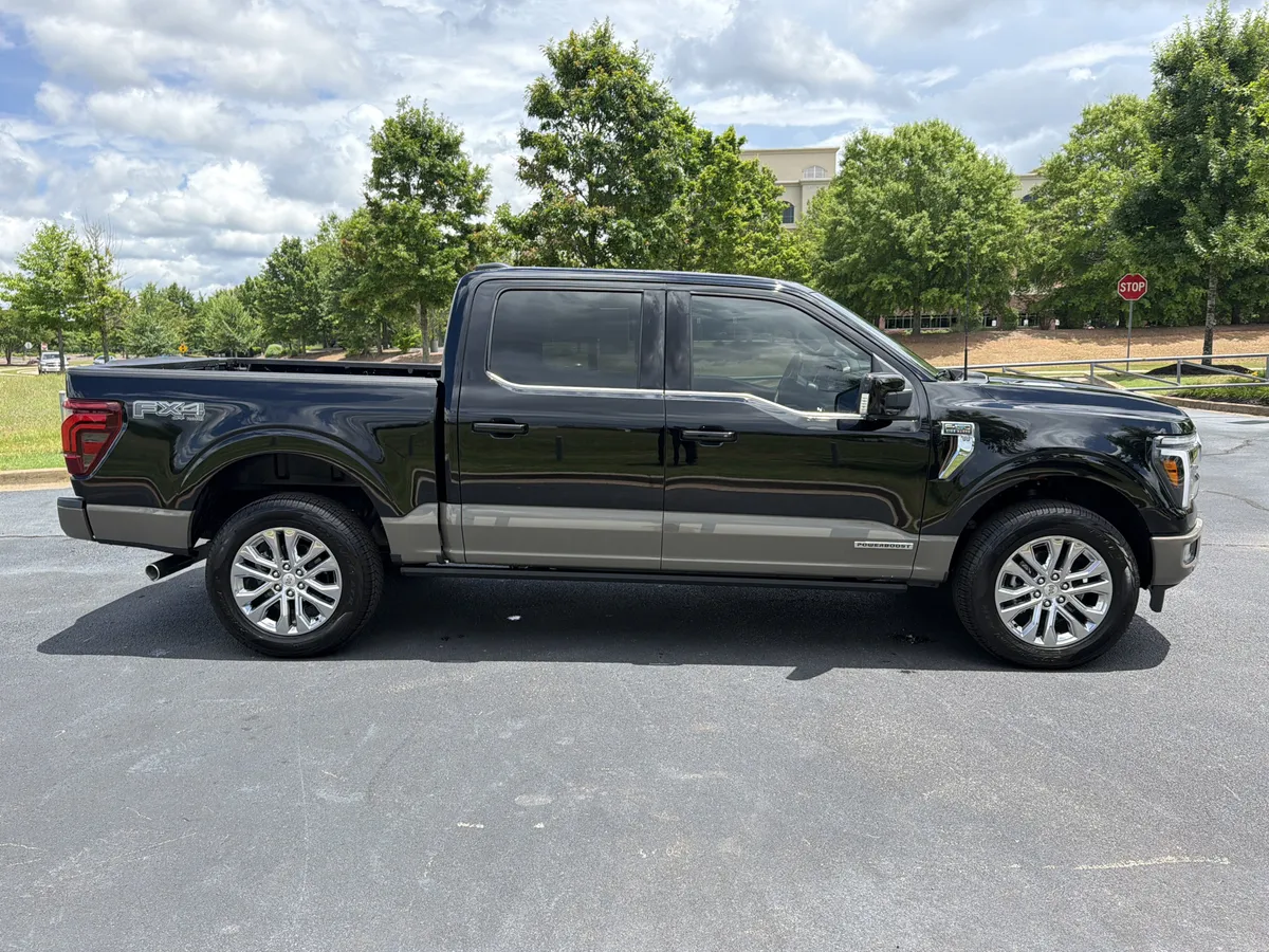 2025 Ford F-150 King Ranch thumbnail 9