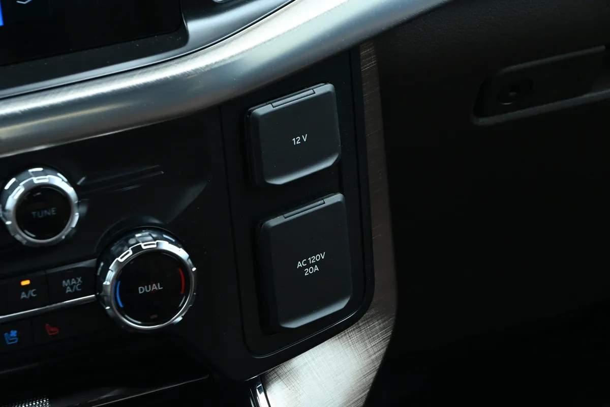 2025 Ford F-150 King Ranch thumbnail 24