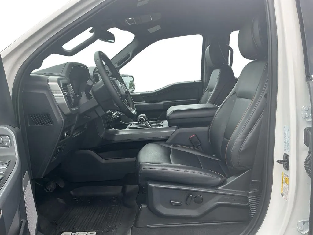 2025 Ford F-150 Lariat thumbnail 14
