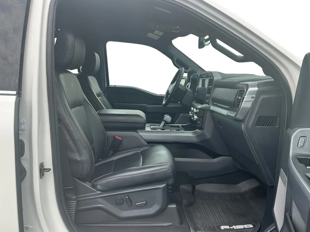 2025 Ford F-150 Lariat thumbnail 22