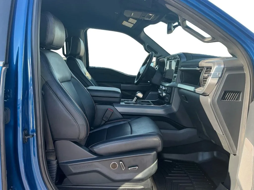 2025 Ford F-150 Lariat thumbnail 22
