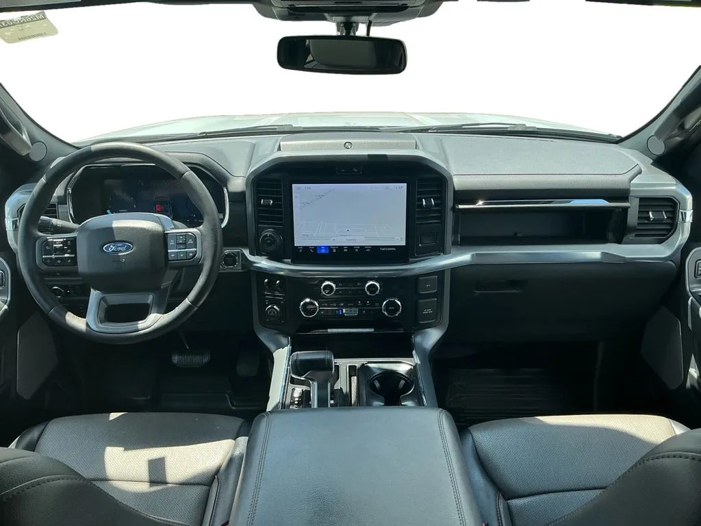 2025 Ford F-150 Lariat thumbnail 17