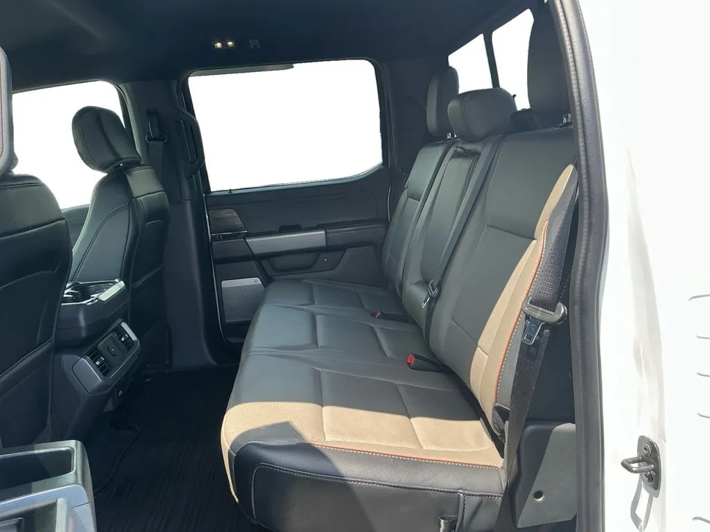 2025 Ford F-150 Lariat thumbnail 21