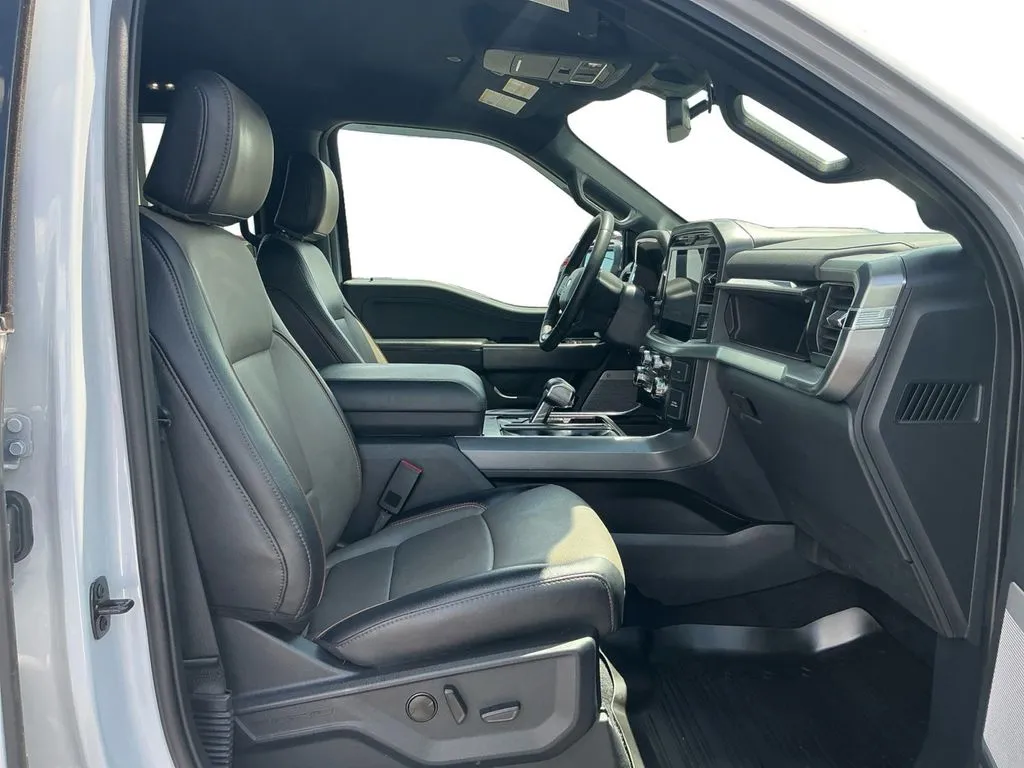 2025 Ford F-150 Lariat thumbnail 22