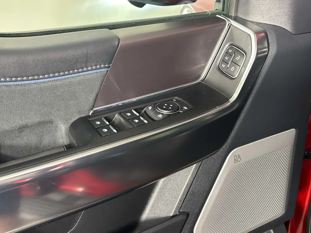 2025 Ford F-150 Platinum thumbnail 15