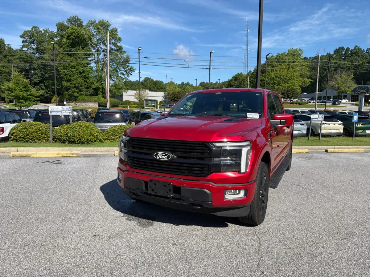 2025 Ford F-150 Platinum thumbnail 2