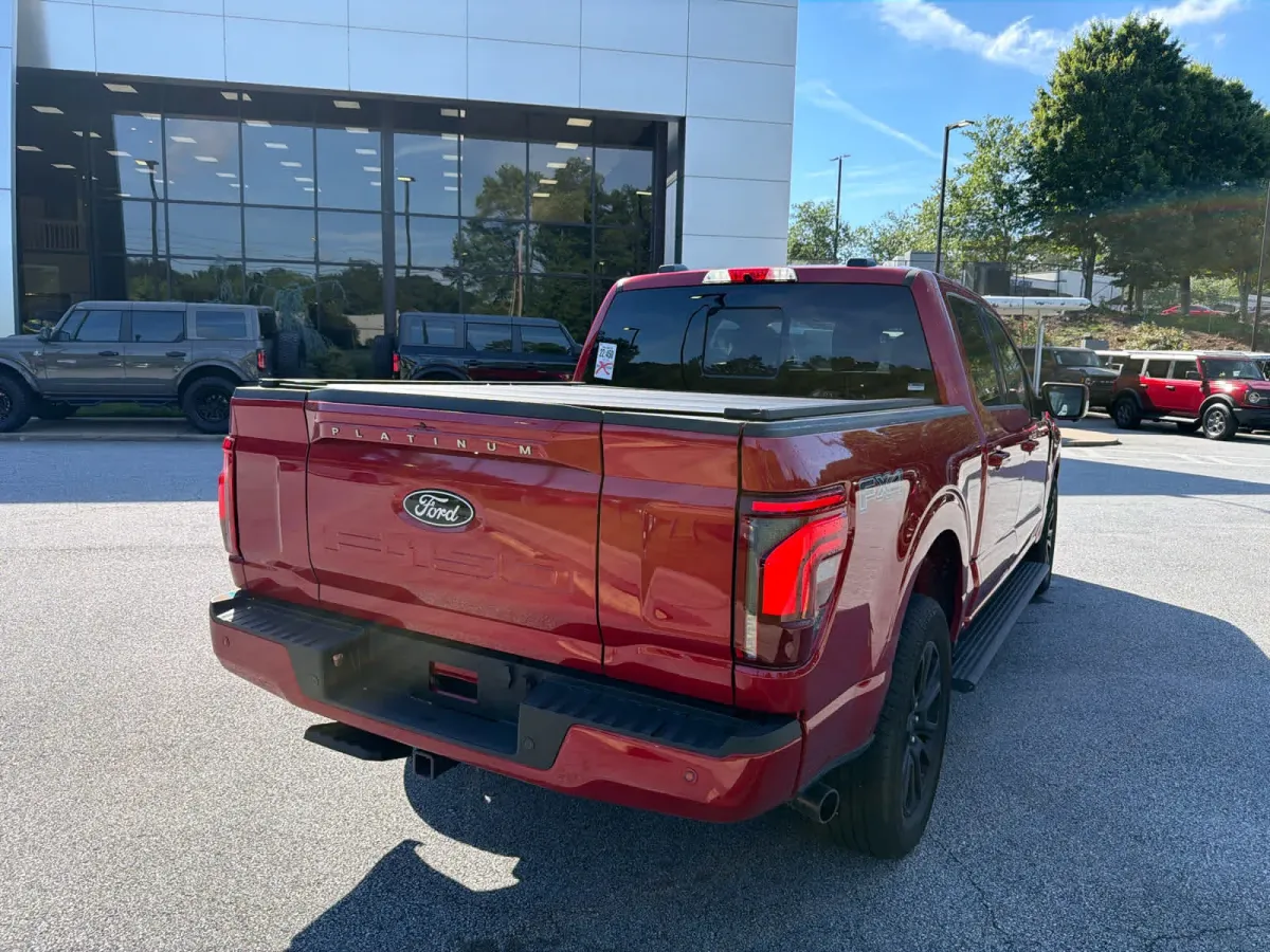 2025 Ford F-150 Platinum thumbnail 4