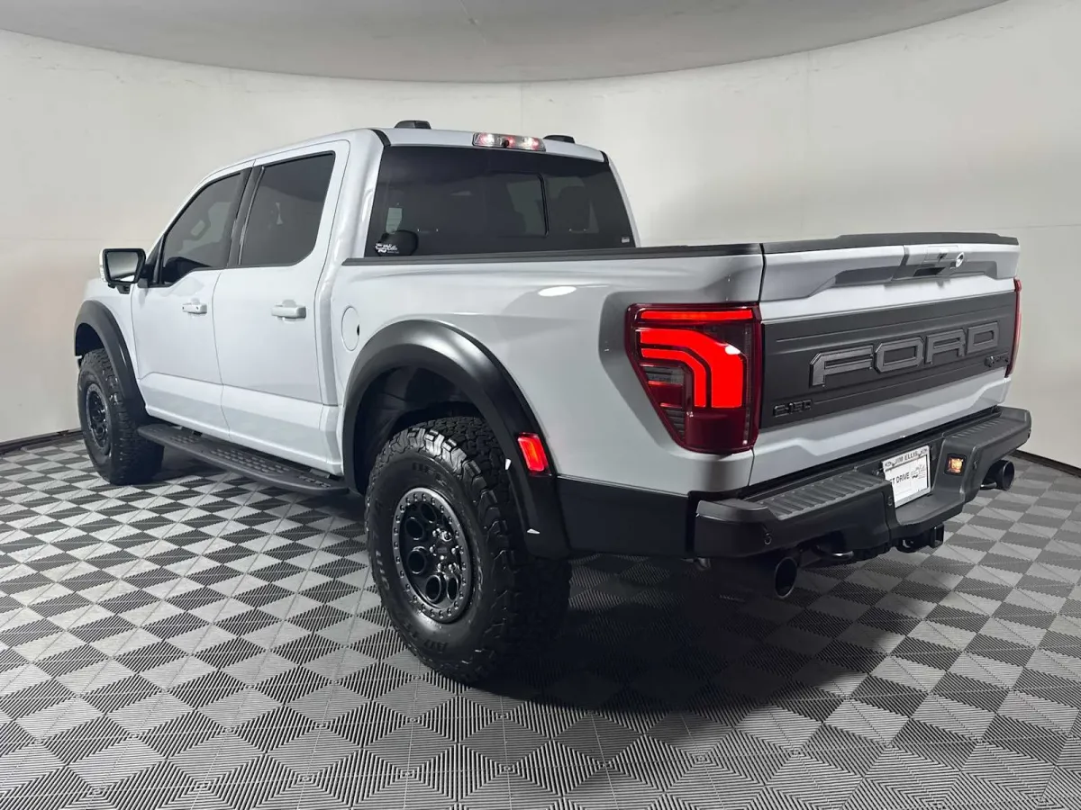 2025 Ford F-150 Raptor thumbnail 10