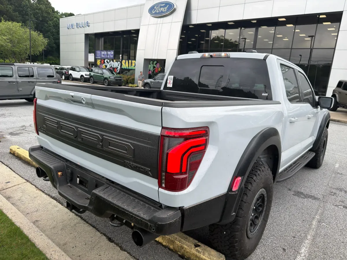 2025 Ford F-150 Raptor thumbnail 4