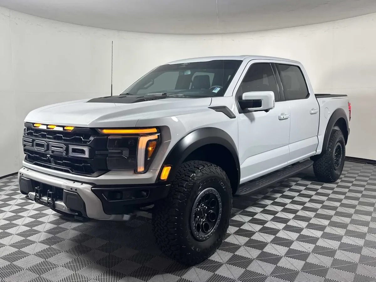 2025 Ford F-150 Raptor thumbnail 6