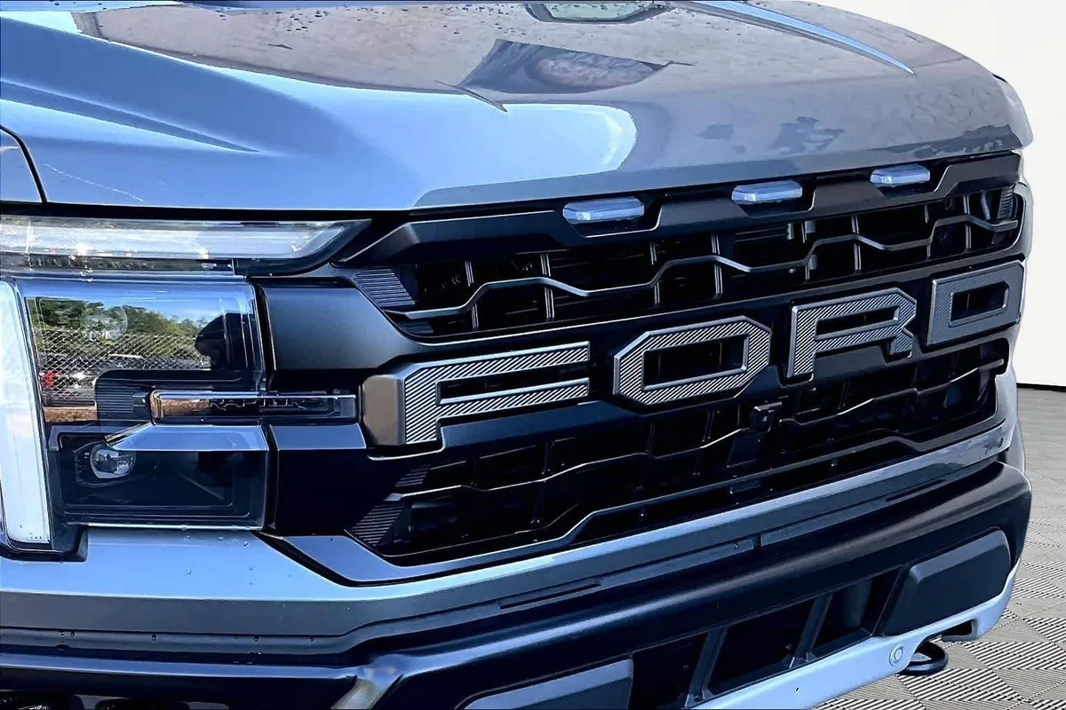 2025 Ford F-150 Raptor thumbnail 30