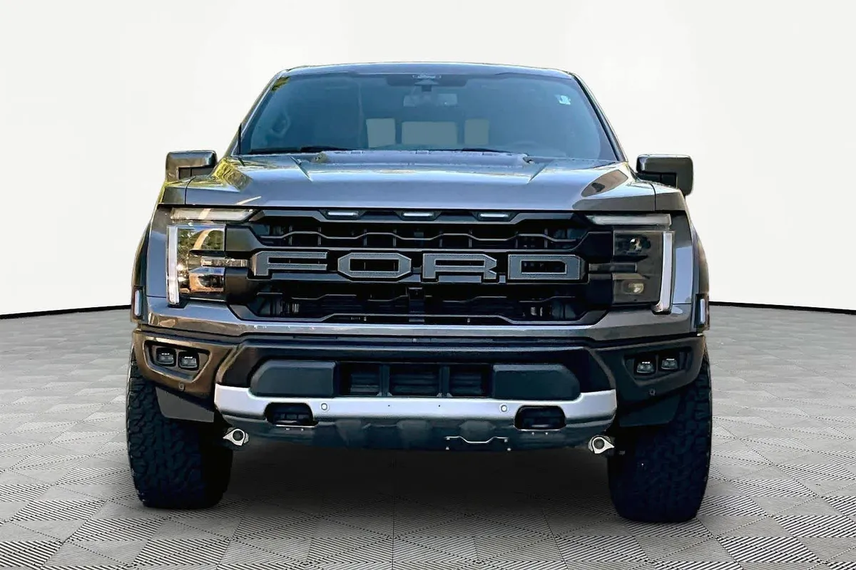 2025 Ford F-150 Raptor thumbnail 4