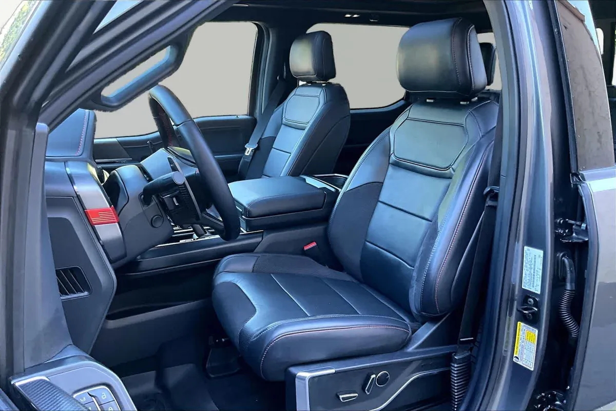 2025 Ford F-150 Raptor thumbnail 8