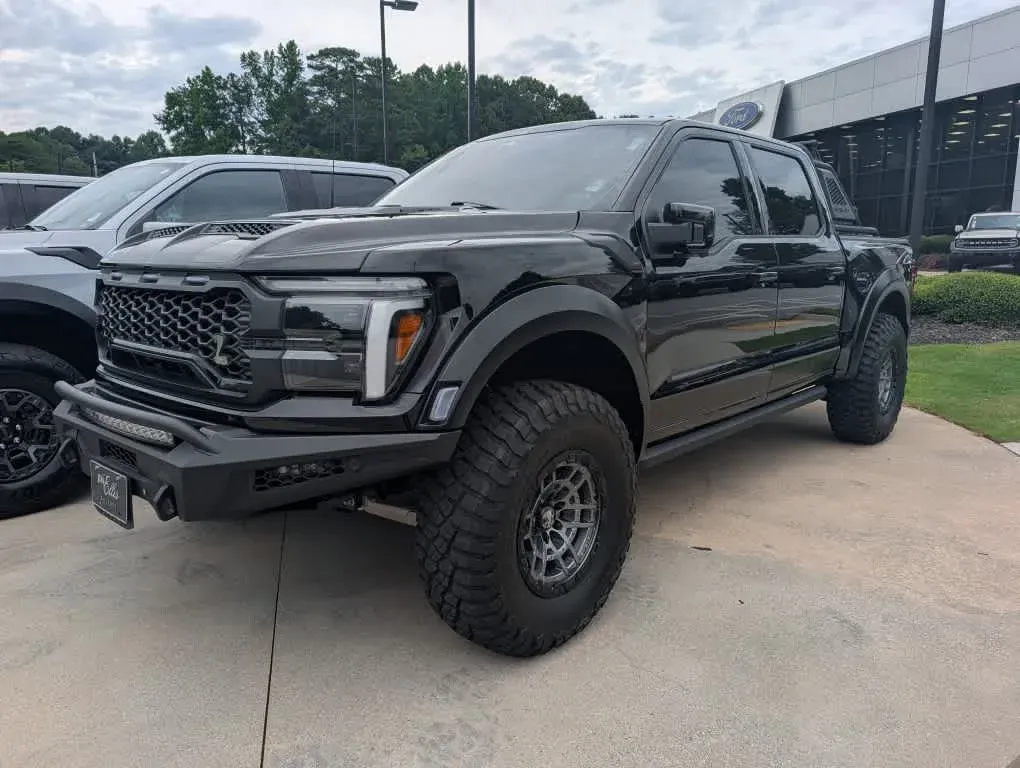 2025 Ford F-150 Raptor thumbnail 2