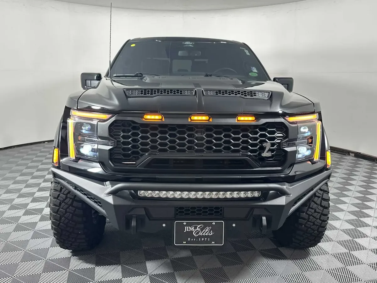 2025 Ford F-150 Raptor thumbnail 3