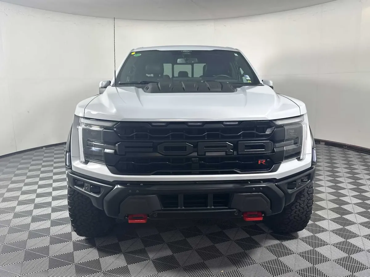 2025 Ford F-150 Raptor thumbnail 3