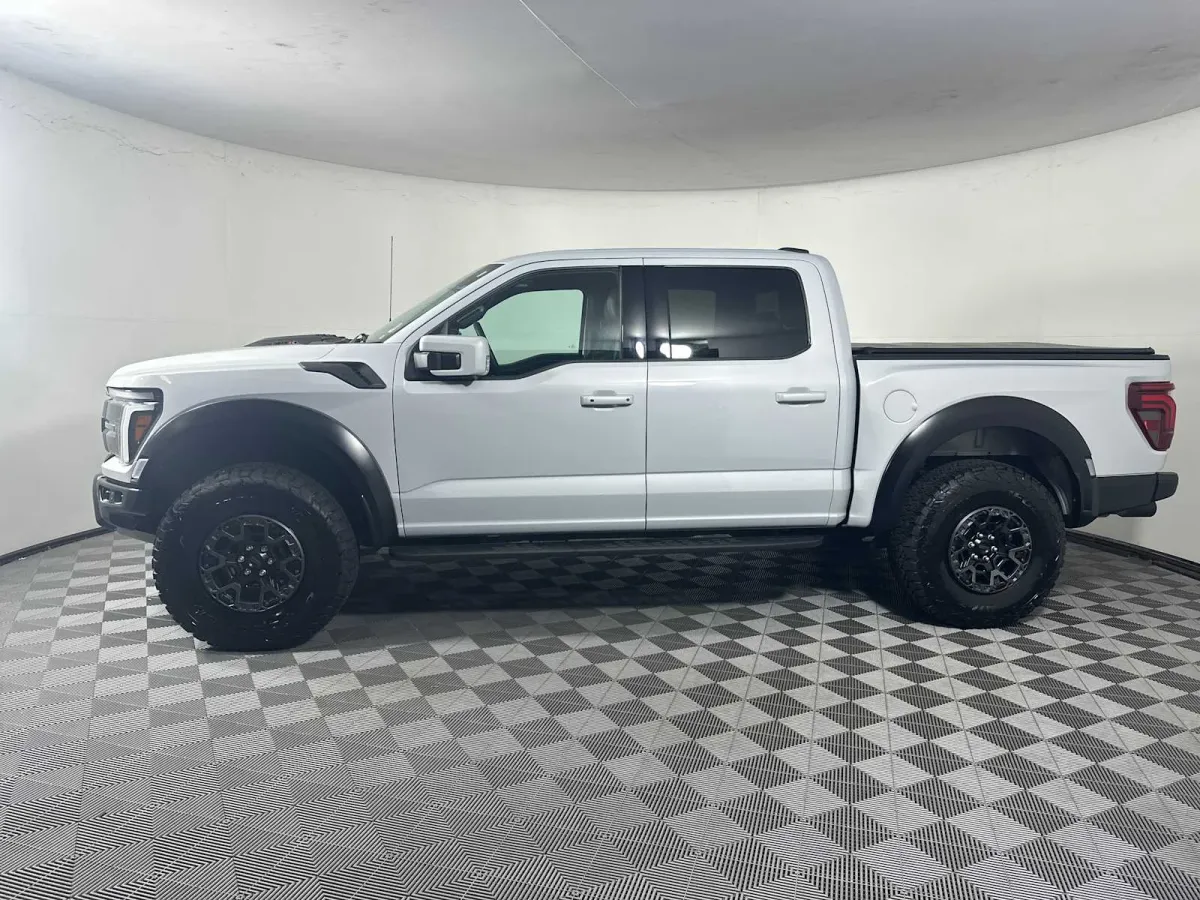 2025 Ford F-150 Raptor thumbnail 8