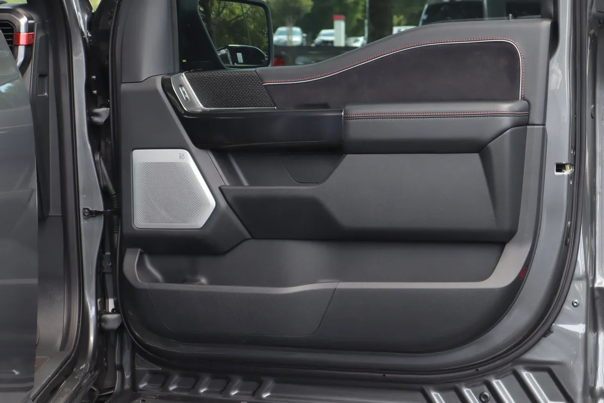 2025 Ford F-150 Raptor thumbnail 28