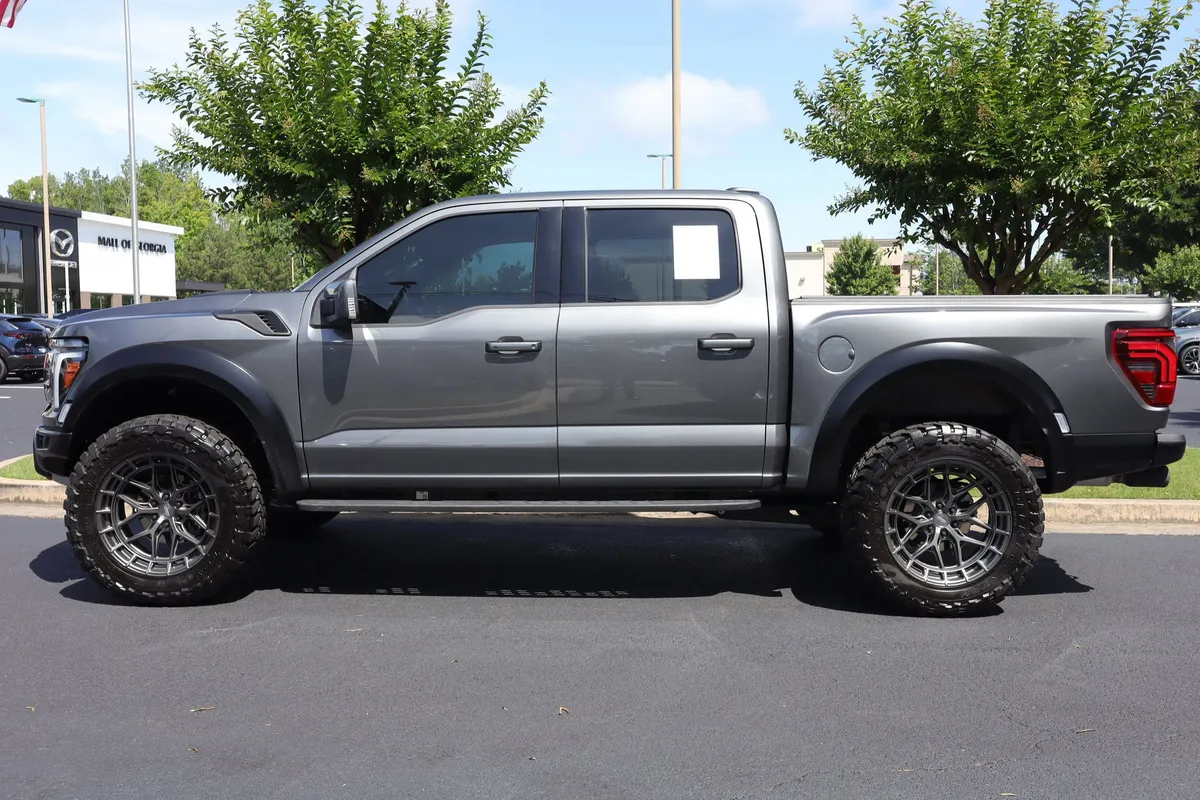 2025 Ford F-150 Raptor thumbnail 4