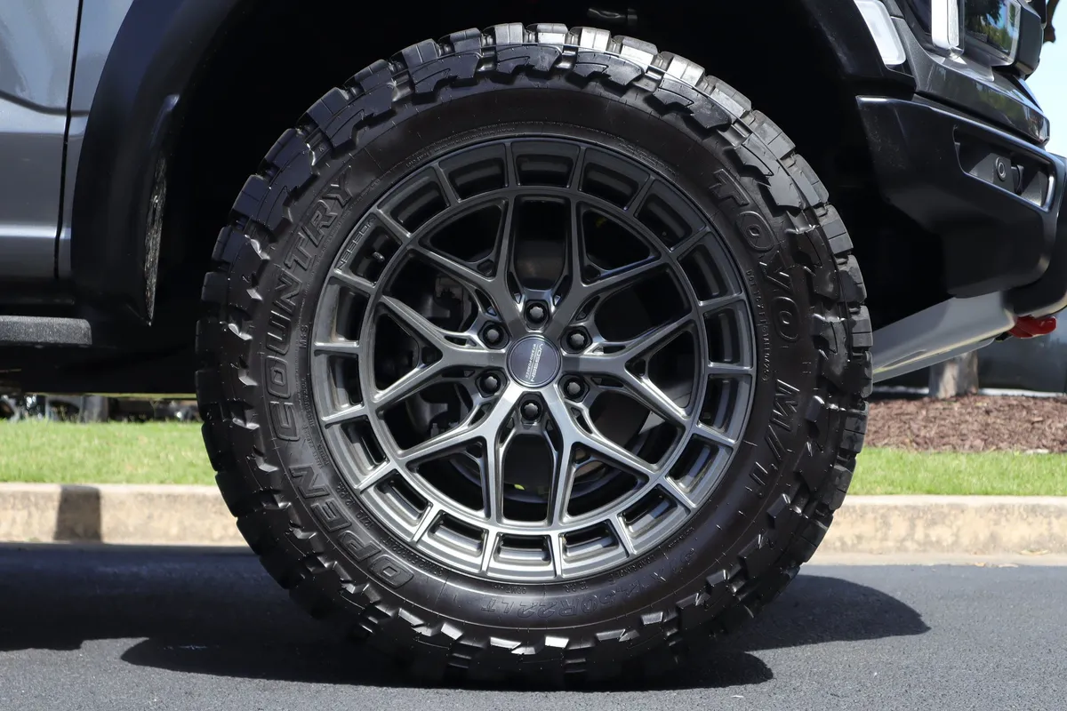 2025 Ford F-150 Raptor thumbnail 5