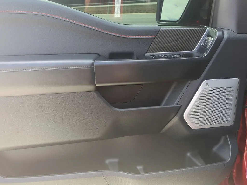 2025 Ford F-150 Raptor thumbnail 11