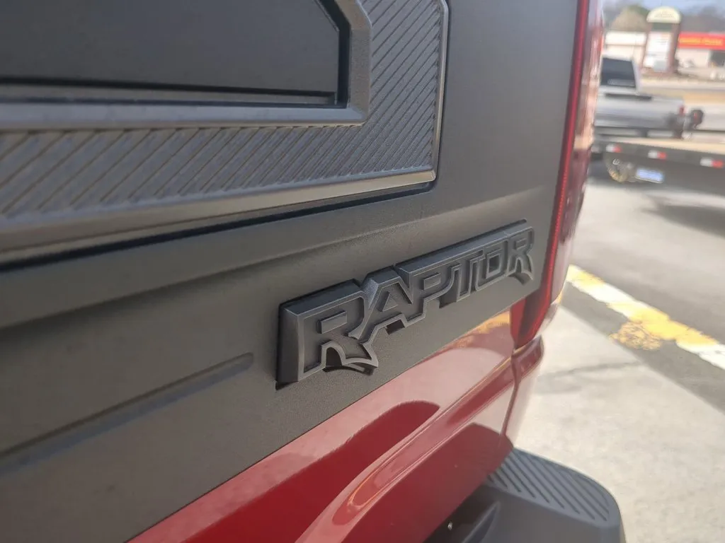 2025 Ford F-150 Raptor thumbnail 31