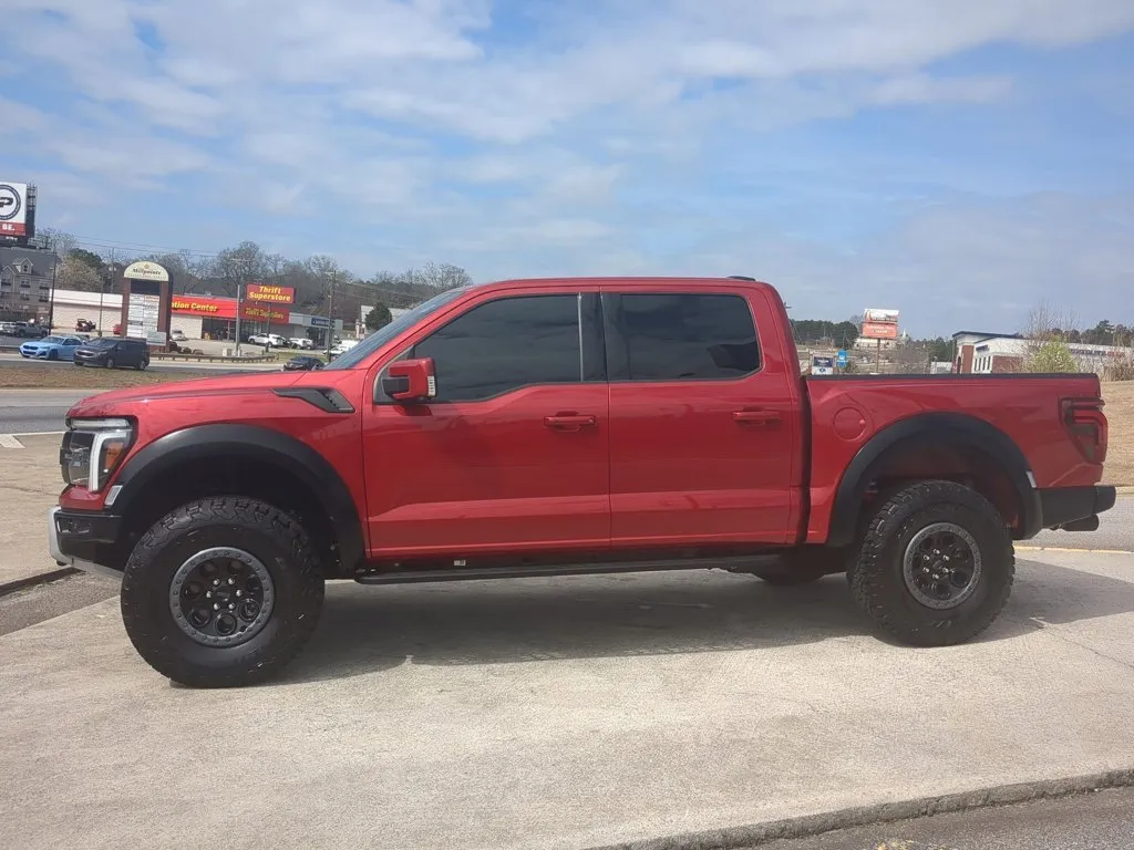 2025 Ford F-150 Raptor thumbnail 8
