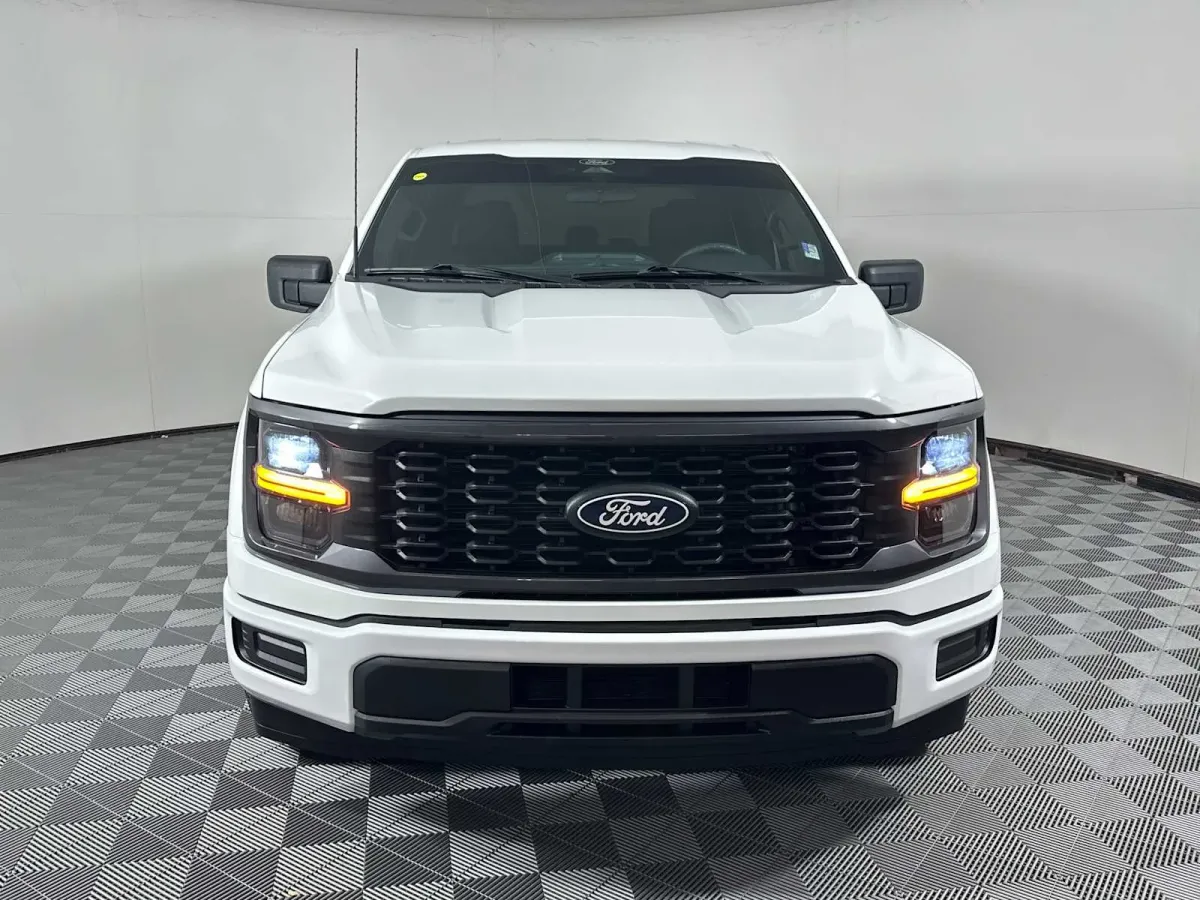 2025 Ford F-150 STX thumbnail 2