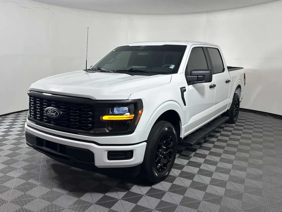 2025 Ford F-150 STX thumbnail 3