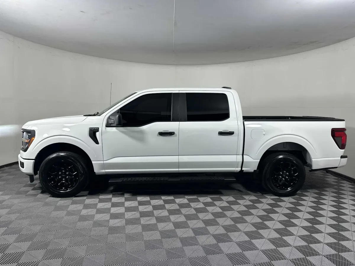 2025 Ford F-150 STX thumbnail 4