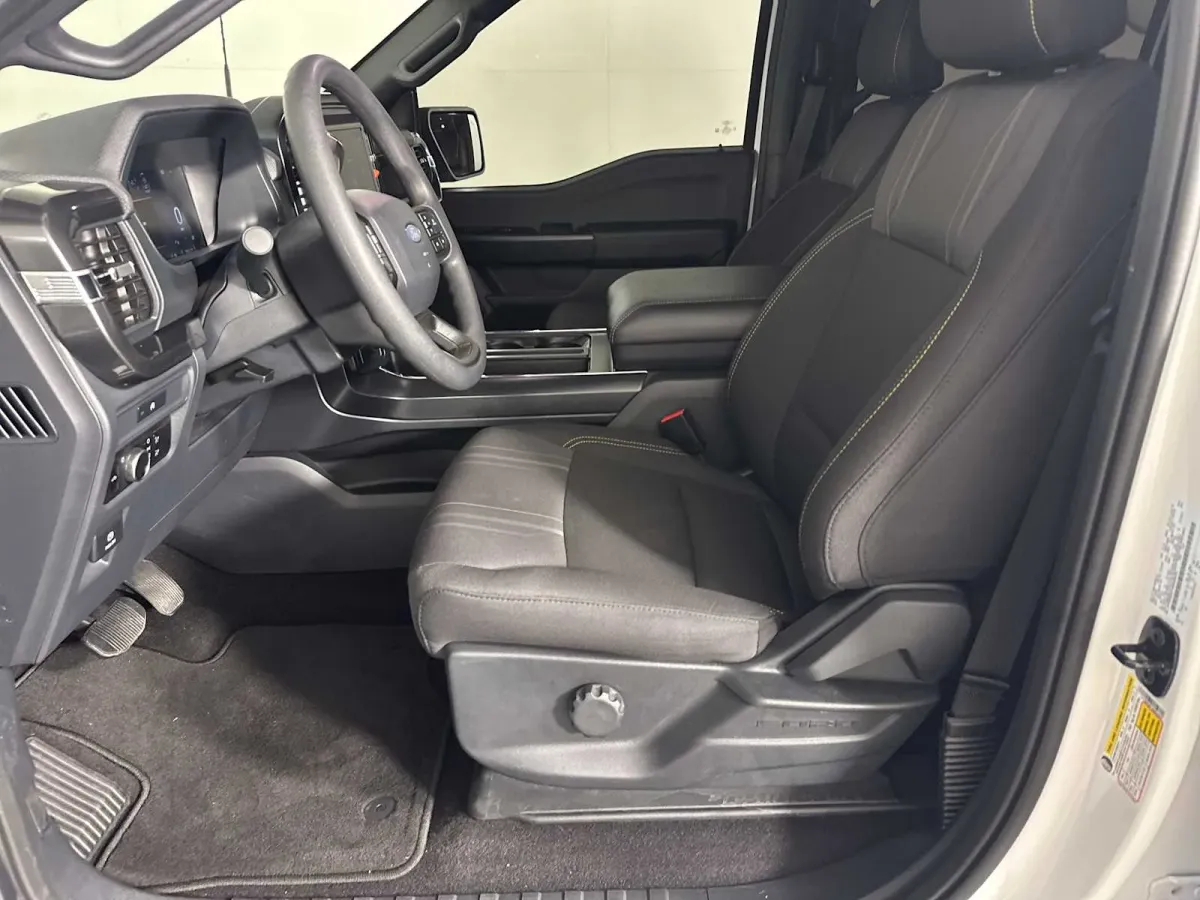 2025 Ford F-150 STX thumbnail 8